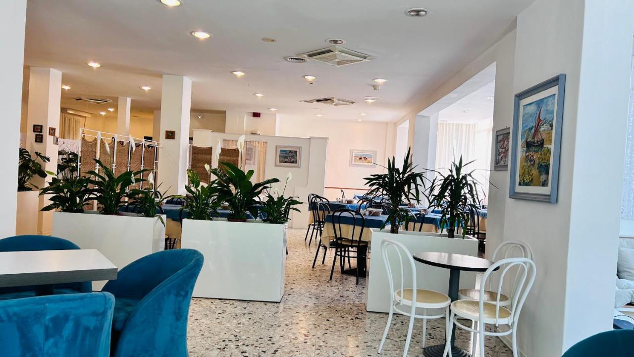 Hotel Sorriso Каттолика Экстерьер фото