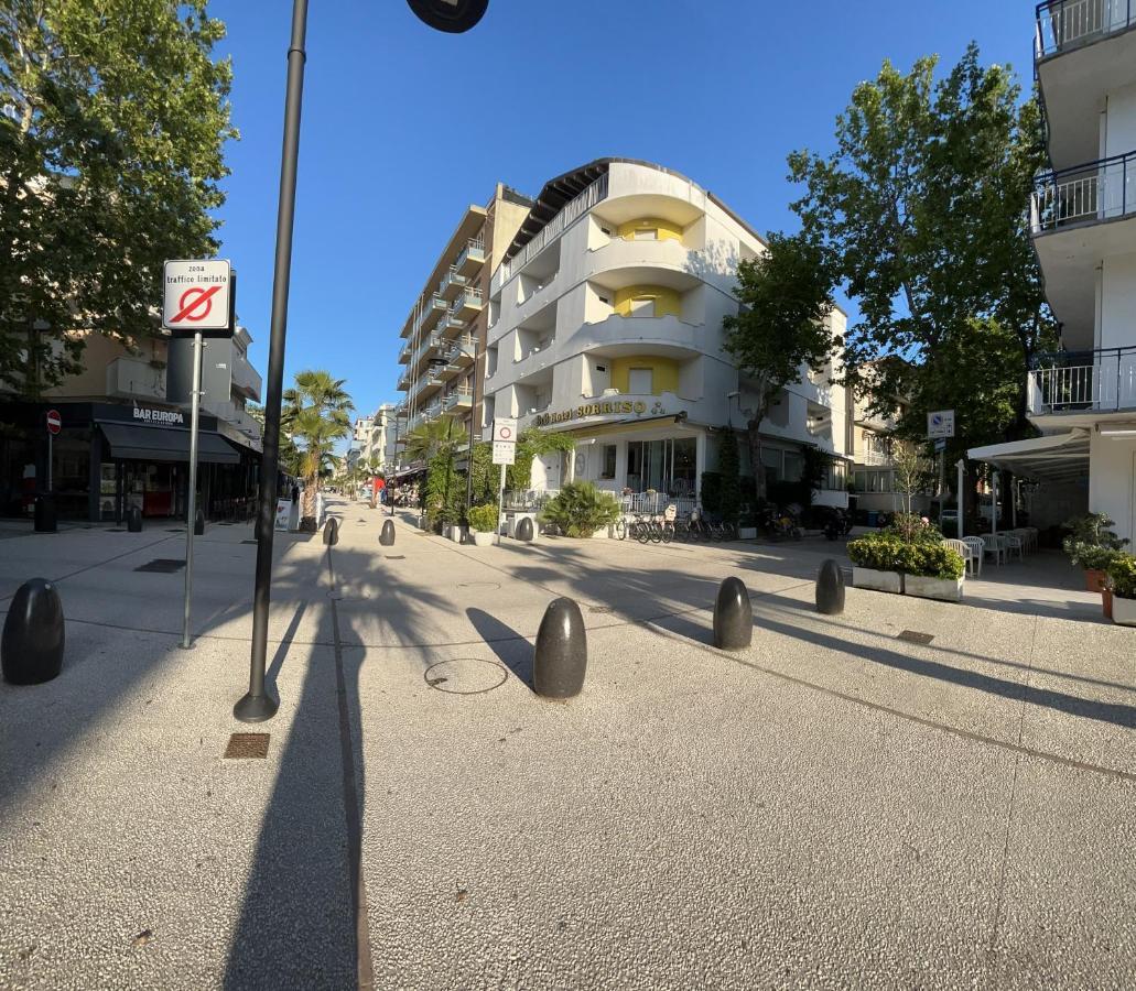 Hotel Sorriso Каттолика Экстерьер фото