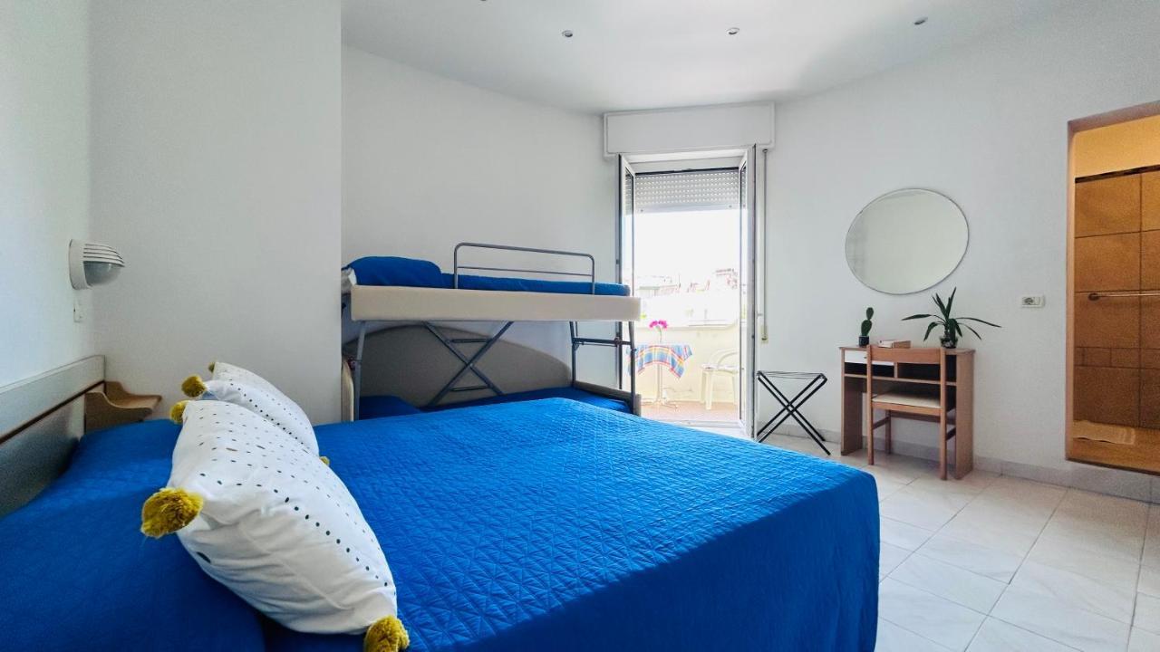 Hotel Sorriso Каттолика Экстерьер фото