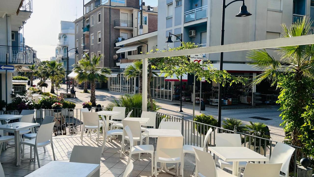 Hotel Sorriso Каттолика Экстерьер фото