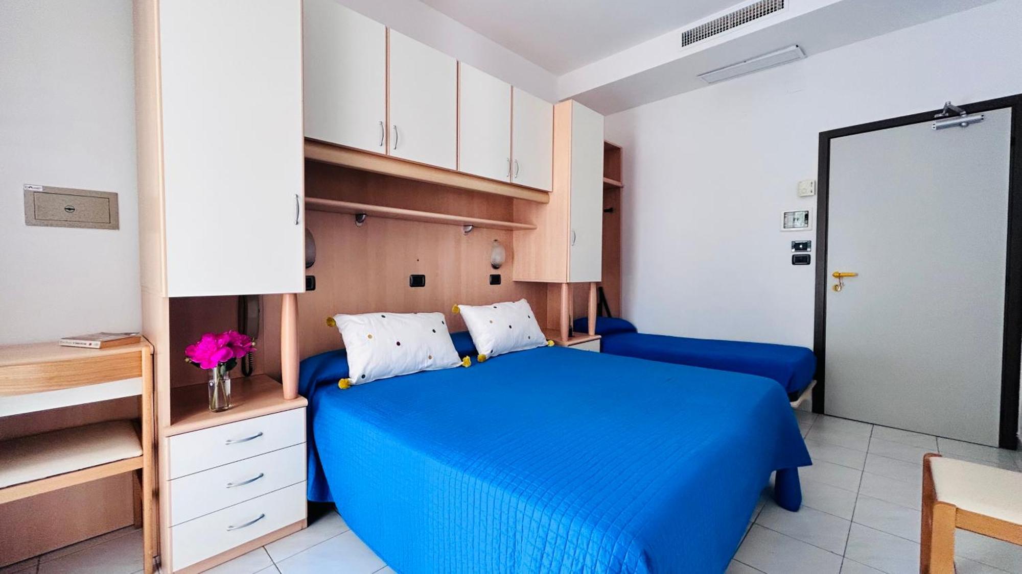 Hotel Sorriso Каттолика Экстерьер фото