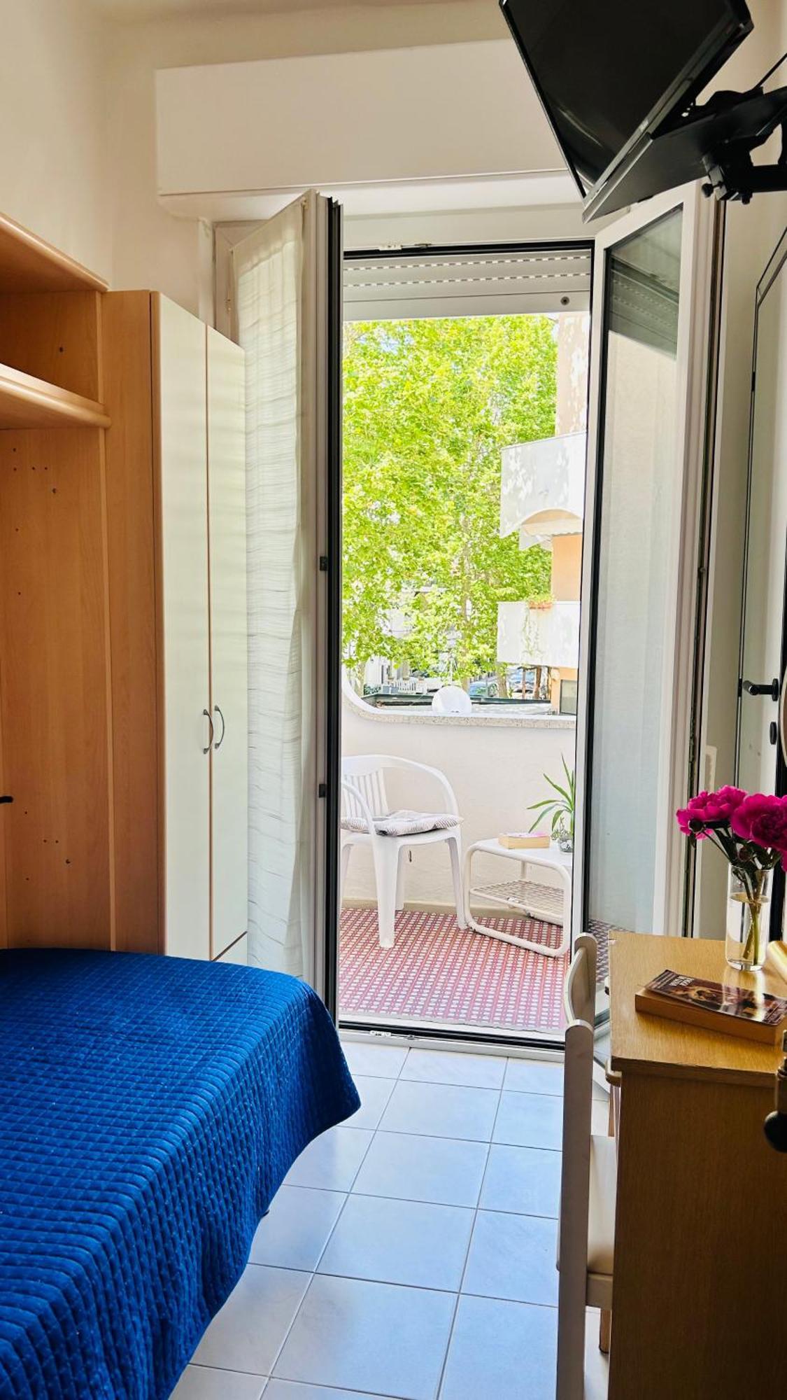 Hotel Sorriso Каттолика Экстерьер фото