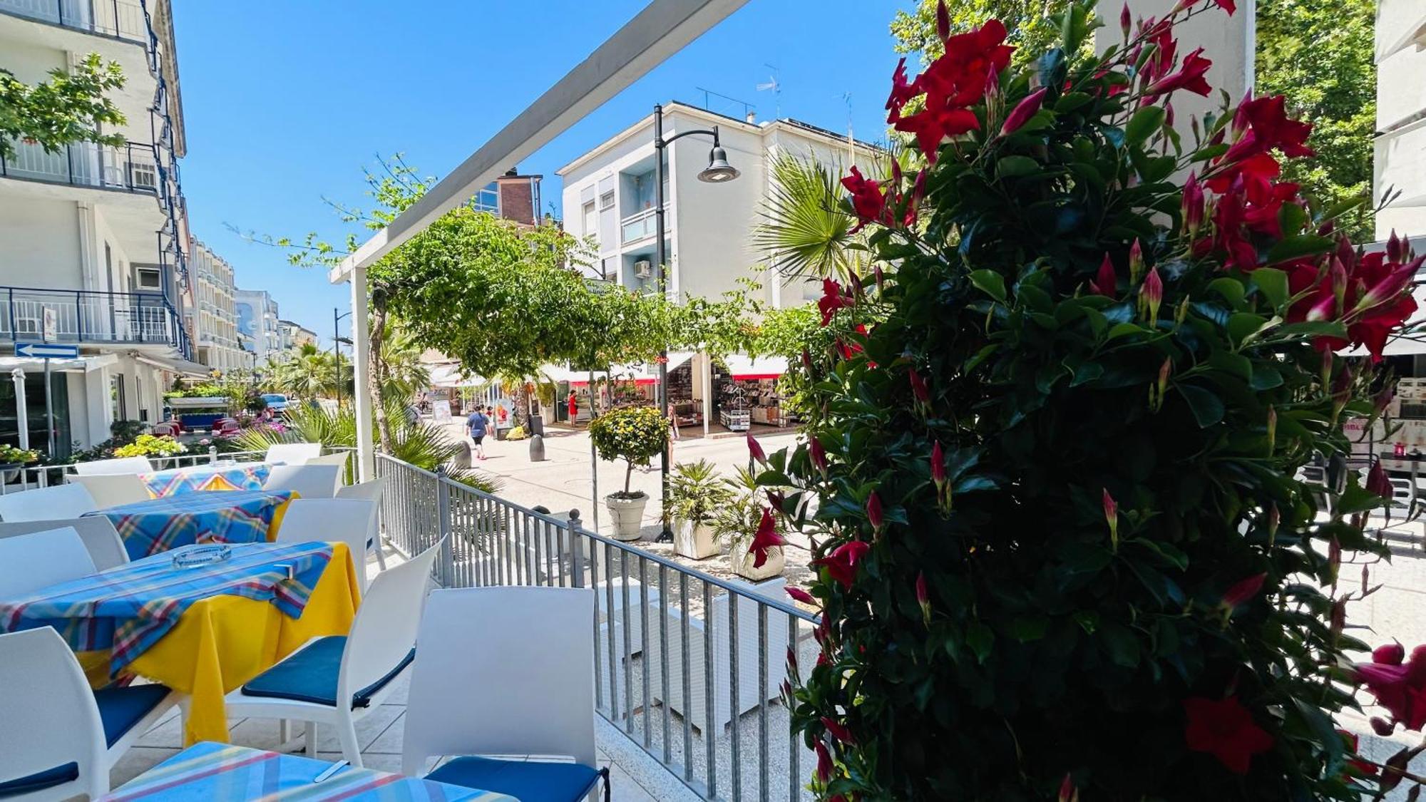 Hotel Sorriso Каттолика Экстерьер фото