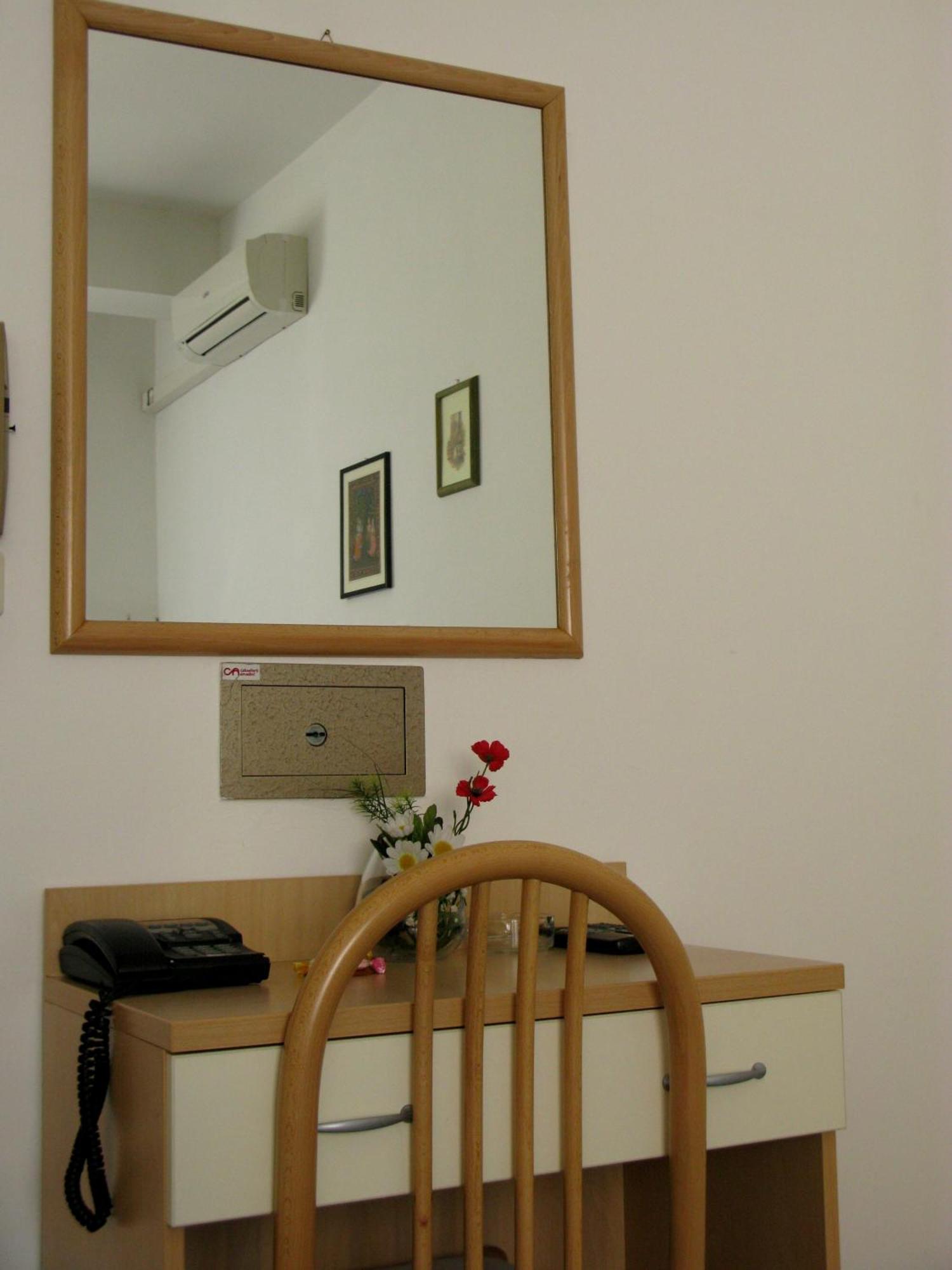 Hotel Sorriso Каттолика Экстерьер фото